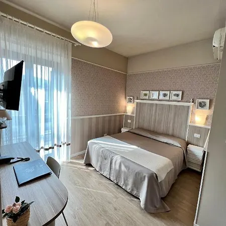 拉佩斯酒店 圣莫罗·托里尼塞