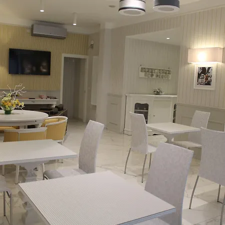 拉佩斯酒店 圣莫罗·托里尼塞