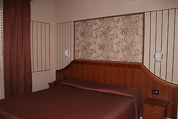 拉佩斯酒店 3* 圣莫罗·托里尼塞